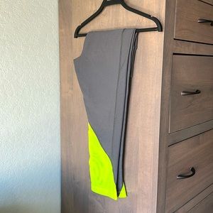 Nike Grey and Neon yellow Cropped Leggings sz medium